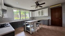 Holland Avenue (D10), Detached #556203691